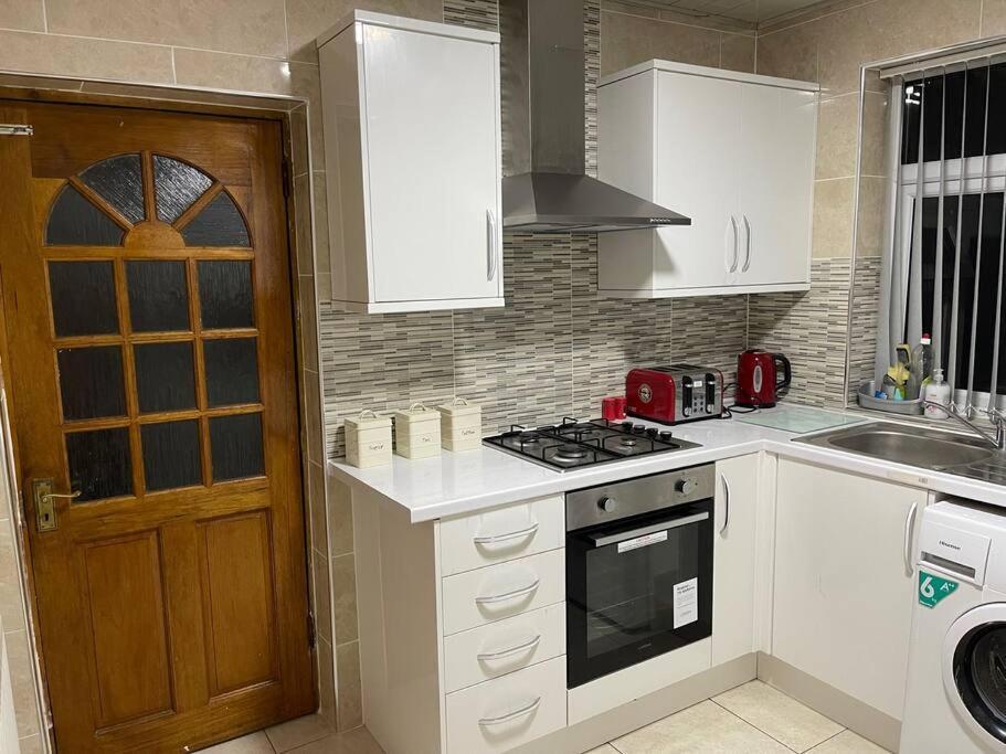 Large Beautiful 3 Bed House In Of Casa vacanze Birmingham